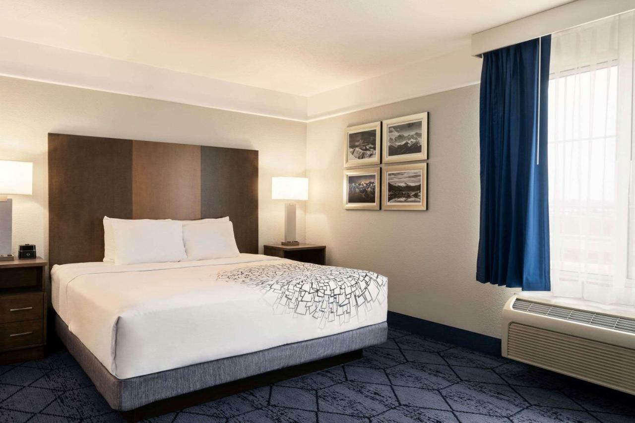 La Quinta Inn And Suites By Wyndham At Watiki Waterpark Rapid City Exterior foto